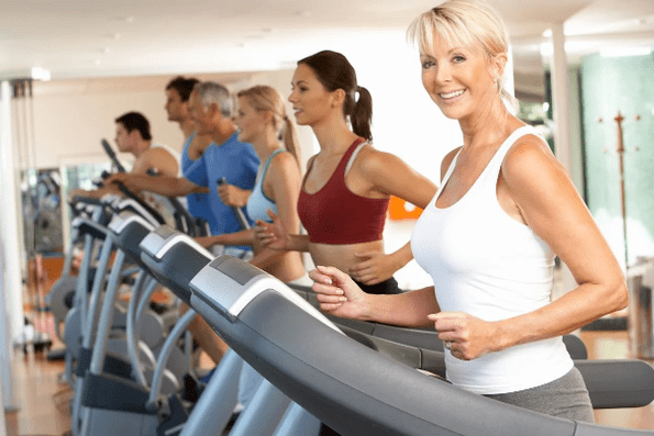 Konditionstræning på et løbebånd vil hjælpe dig med at tabe dig i maven og siderne