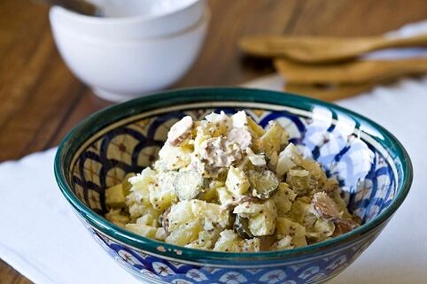 salatopskrift, mens du følger en proteindiæt